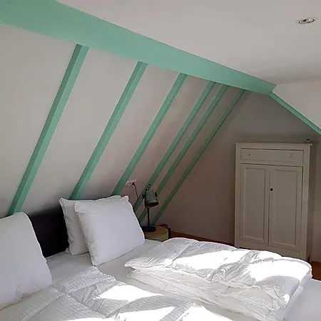 De Cromvoirtse 4*