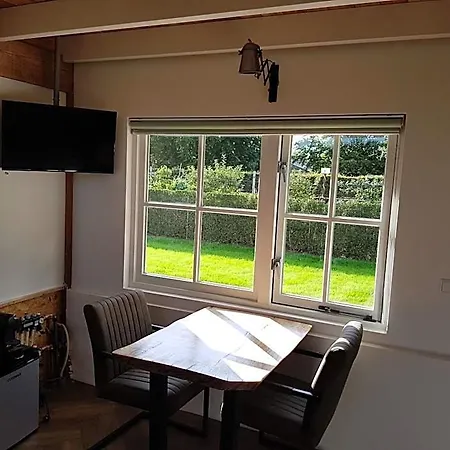 De Cromvoirtse 4*