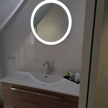 De Cromvoirtse Frühstückspension 4*