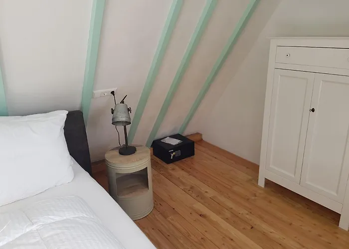 Bed & Breakfast De Cromvoirtse